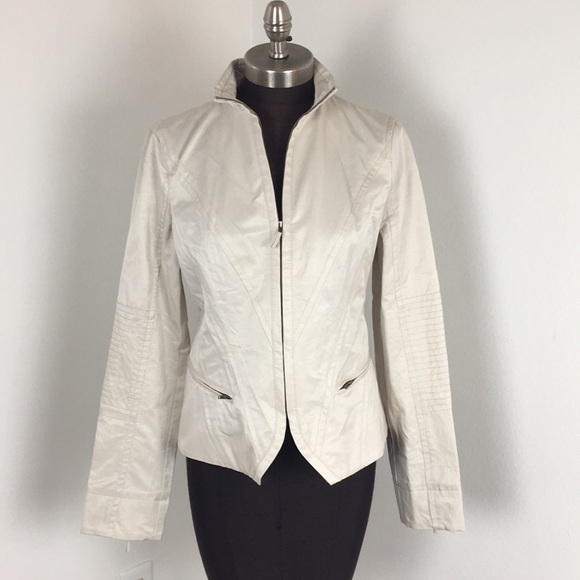 Banana Republic Jackets & Blazers - Banana Republic Lightweight Khaki Jacket